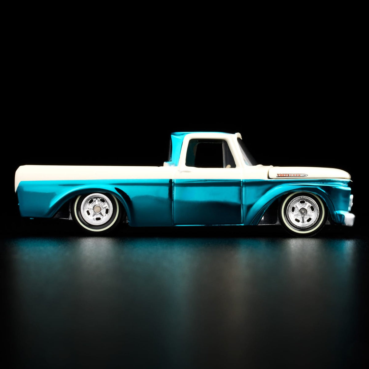 1962 Ford F-100 - Red Line Club Exclusive - image 11