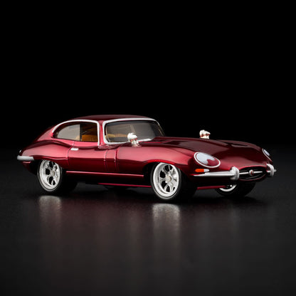 1964 Jaguar E-Type - Red Line Club Exclusive - image 13