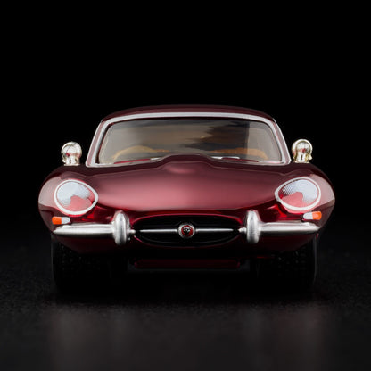 1964 Jaguar E-Type - Red Line Club Exclusive - image 7